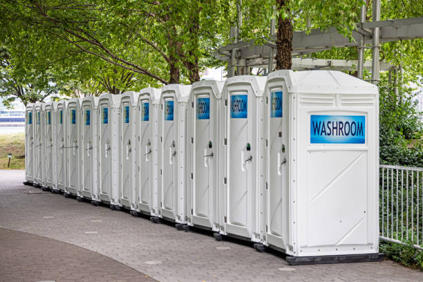 Best Portable restroom trailer rental  in Azalea Park, FL